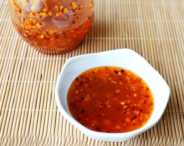 Sốt ớt chua ngọt Thái Lan Maepranom 980g